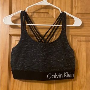 Cross back sports bra